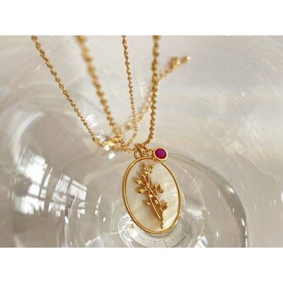 Mother of Pearl - Birth Flower Necklace - Birth Month Jewelry - Botanical Jewelr - Picture 3 of 10